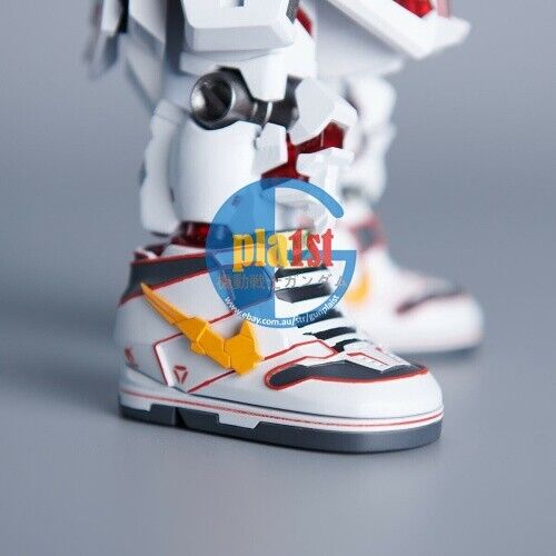 Brand New Bandai x Nike SB QMSV Unicorn Gundam PVC Action Figure (with Key Ring)